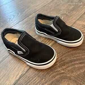 Vans Black & White Slip on Classic V Canvas Boat shoe NWOT Toddler Size 5